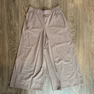 Lululemon High-Rise Wide-Leg Cropped Pant Size Large